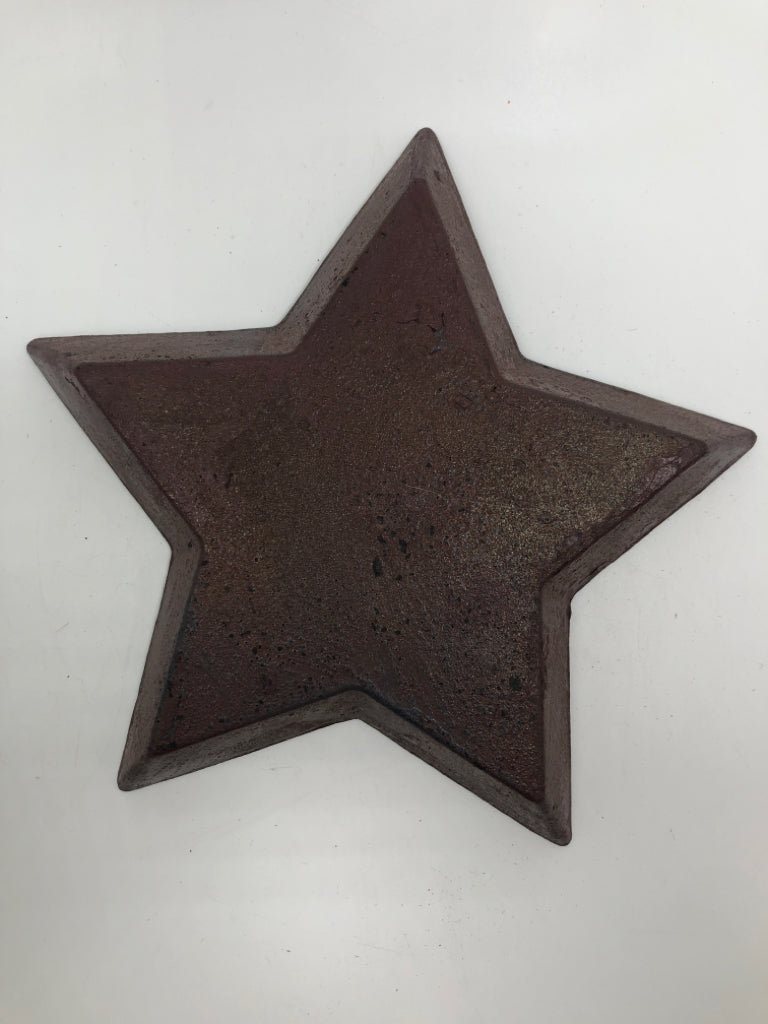 PRIMITIVE RED STAR TRAY.