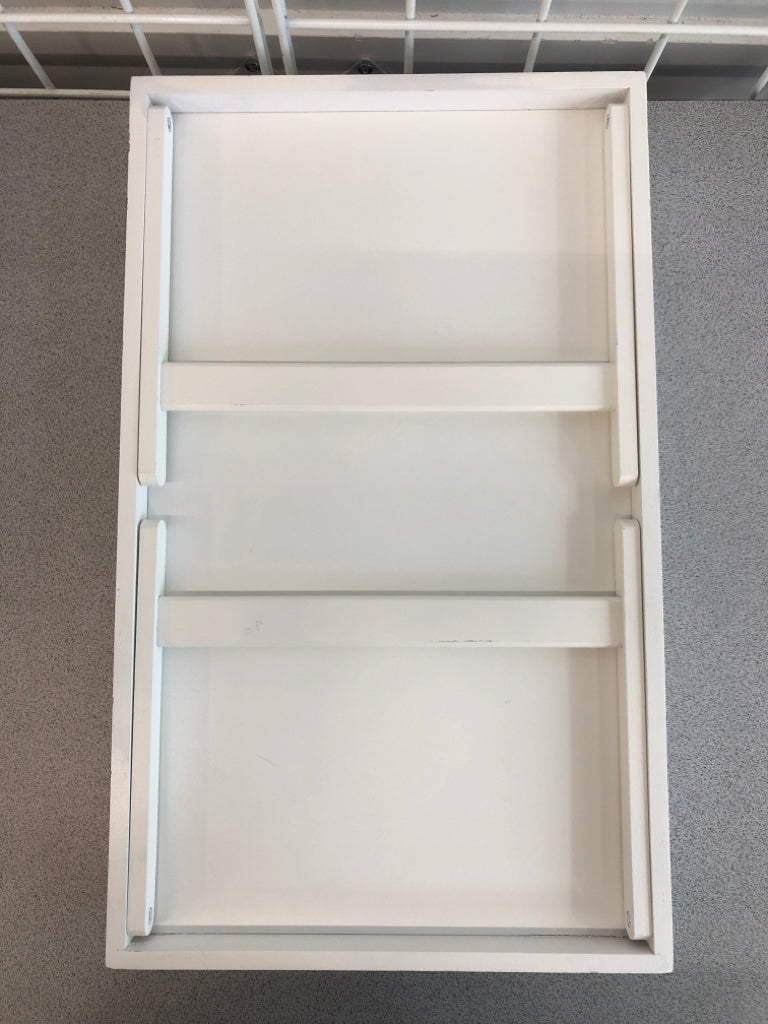 WHITE WOOD LAP TRAY W/FOLDING LEGS.
