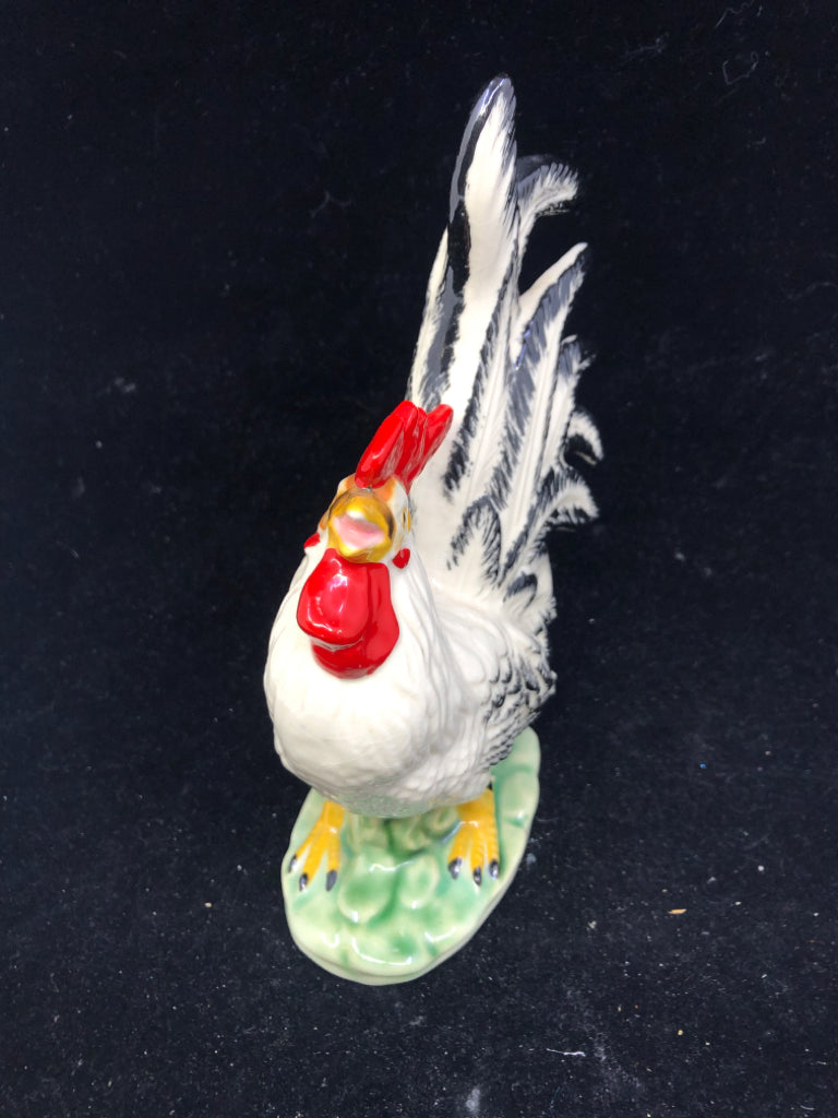 CERAMIC WHITE ROOSTER STATUE.