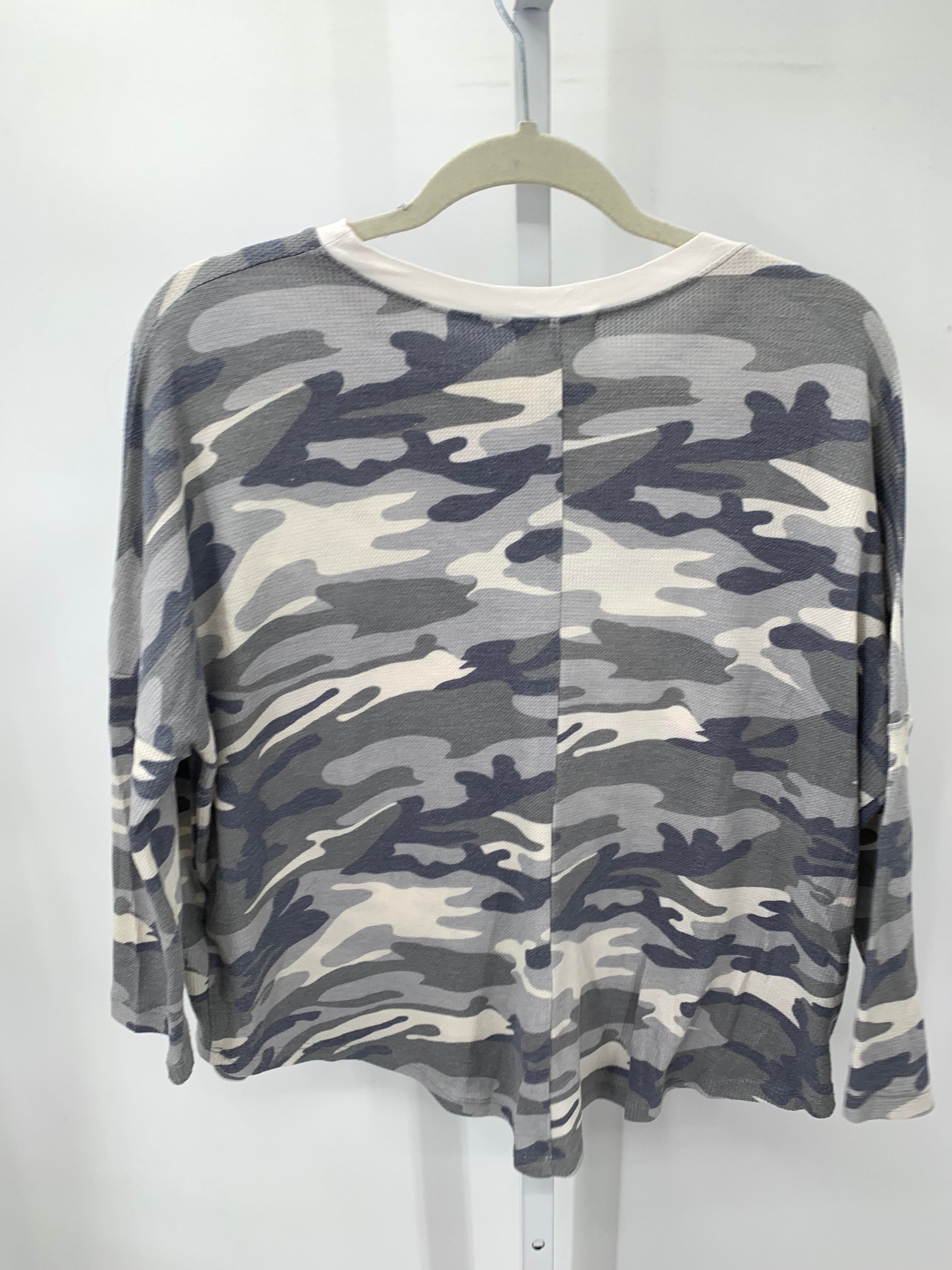 Cherish Size Medium Misses Long Sleeve Shirt