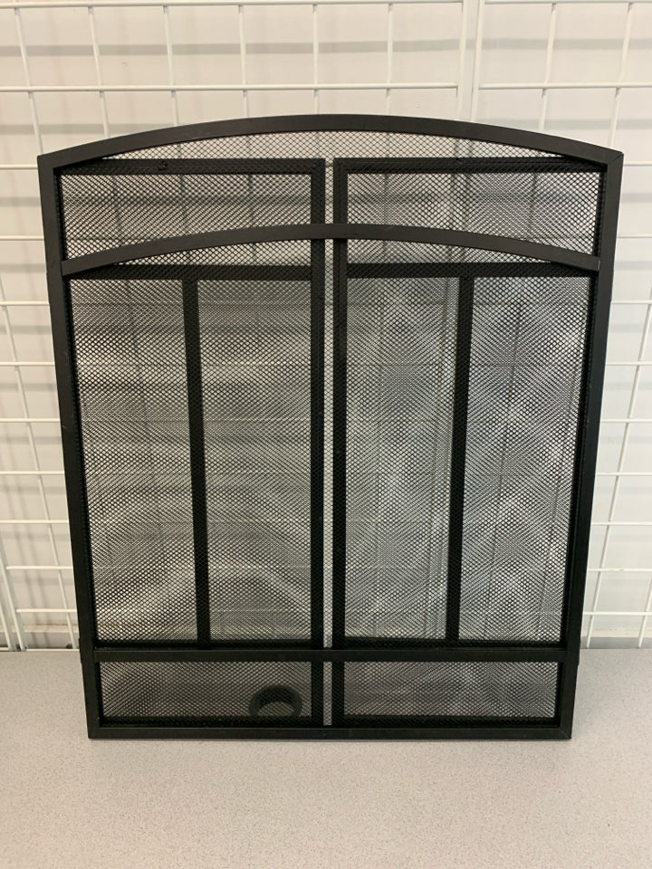 FIREPLACE GATE.