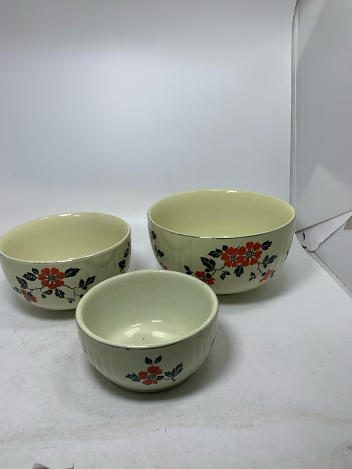 3 VTG RED POPPY NESTING BOWLS SUPERIOR QUALITY KITCHENWARE.