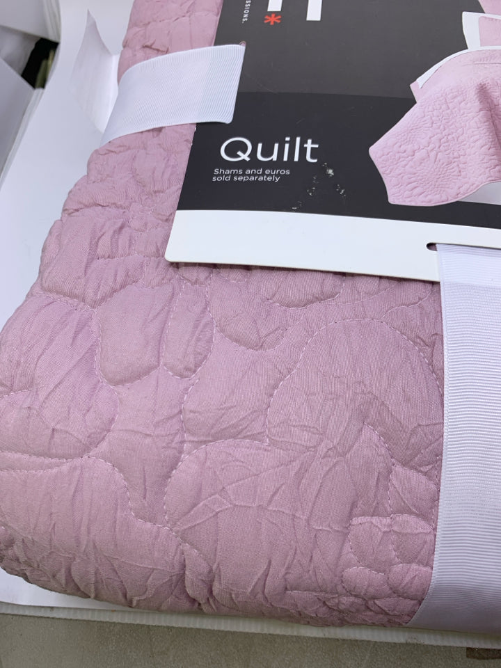 NIP LIGHT PURPLE SOPHIA QUILT BEDDING.