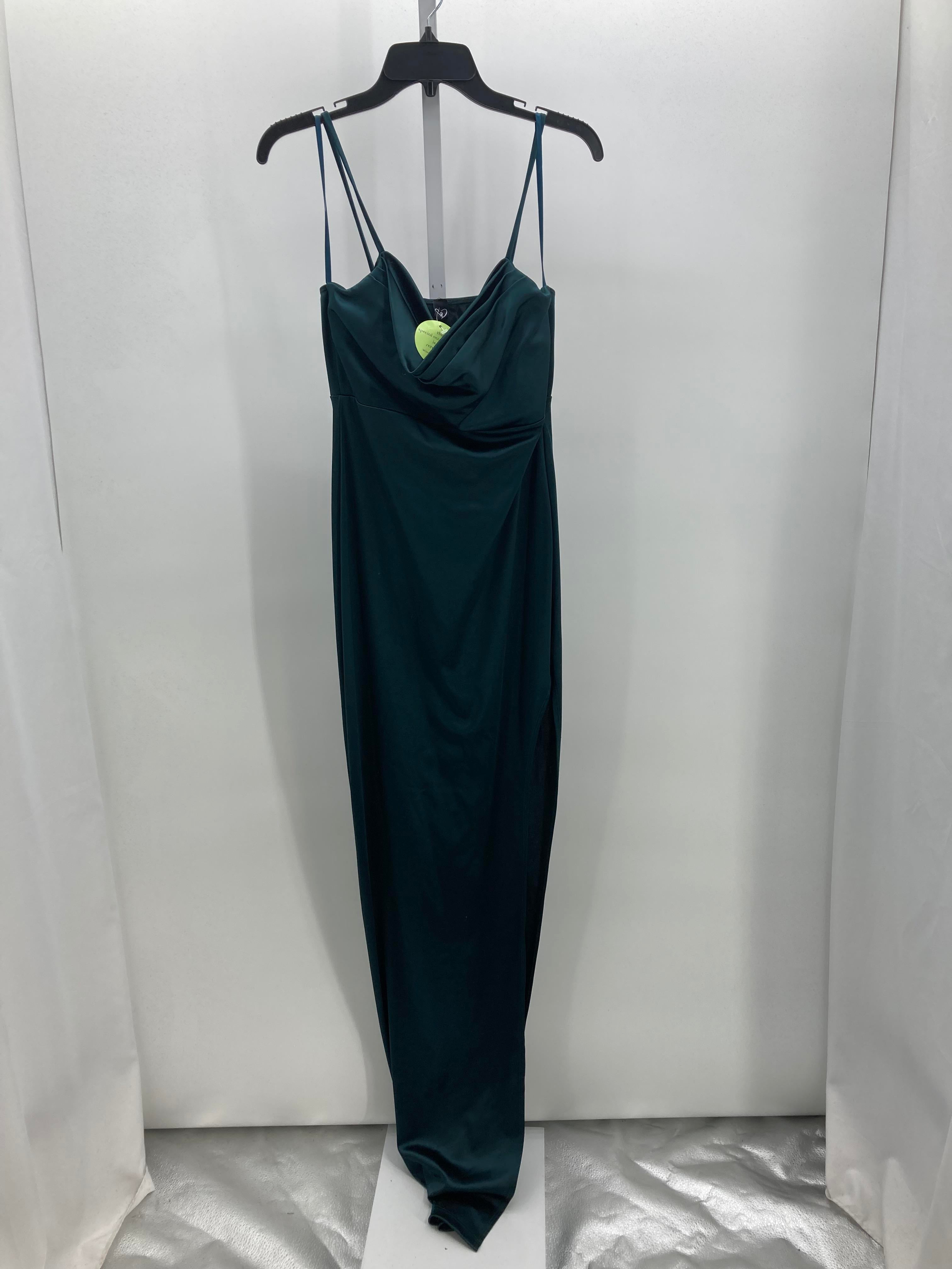 Size Large Juniors Sleeveless Dress