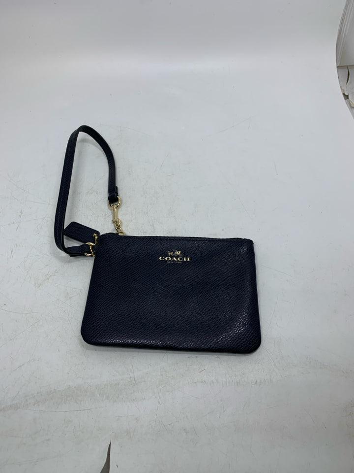 Coach F52850 Pebble Leather Corner Zip Wristlet