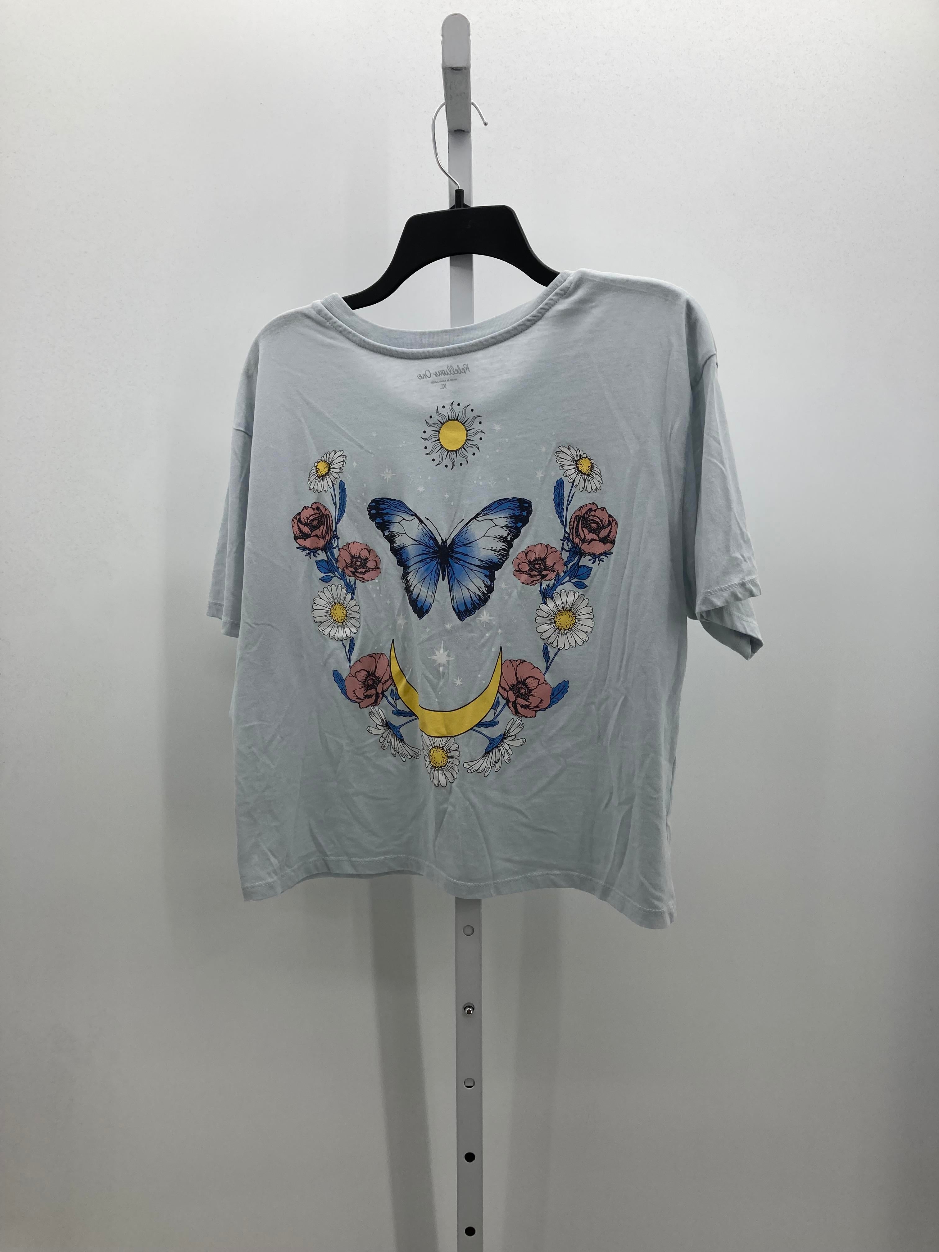 Size Extra Large Juniors Short Sleeve Shirt