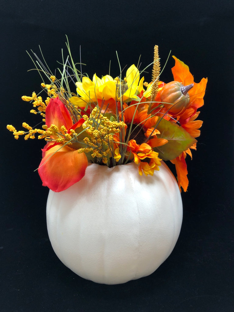 FALL FLORALS IN WHITE PUMPKIN.