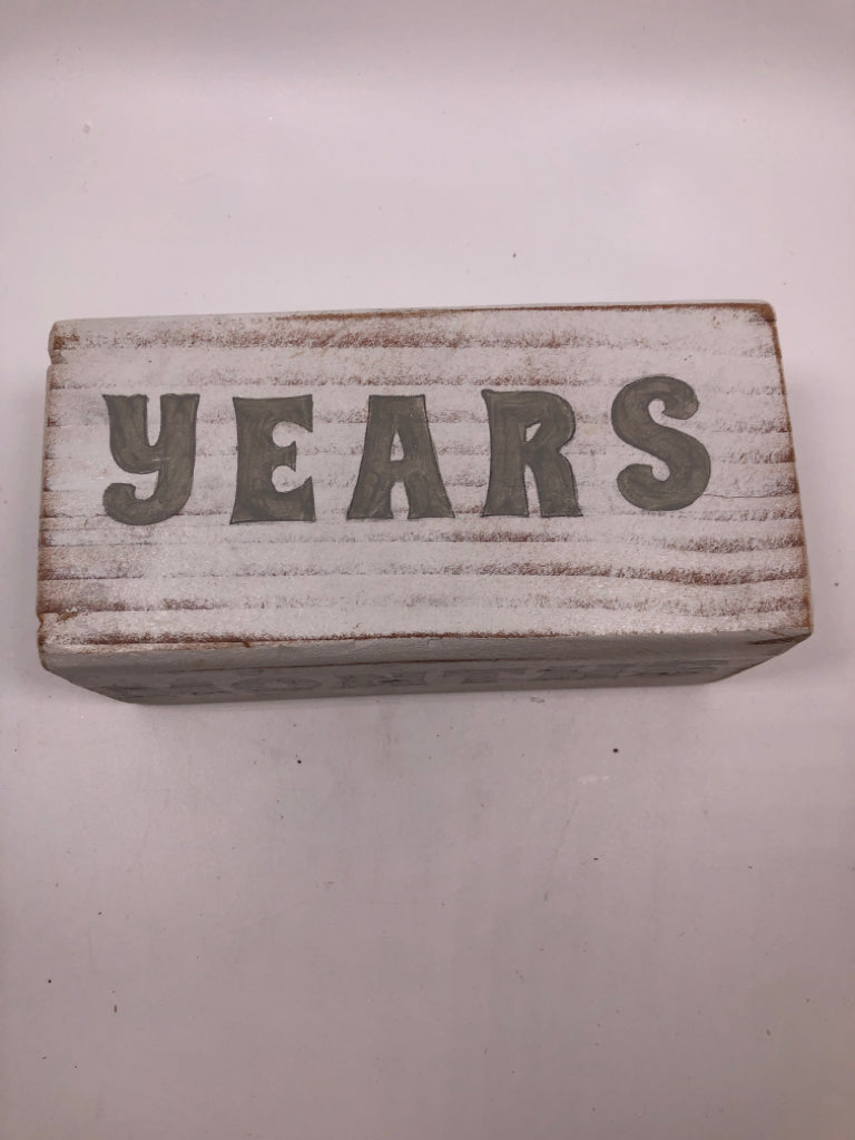 3PC WOODEN MILESTONE BLOCK DECOR.