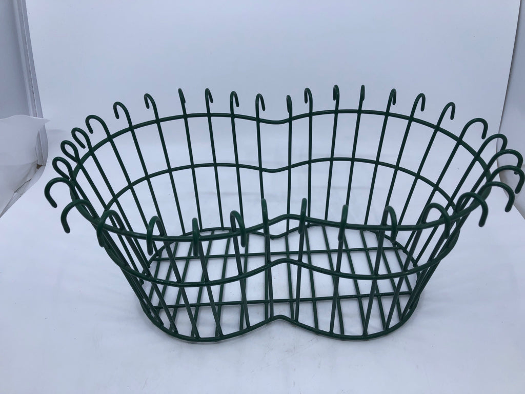 GREEN WIRE BASKET FOR PLANTERS.