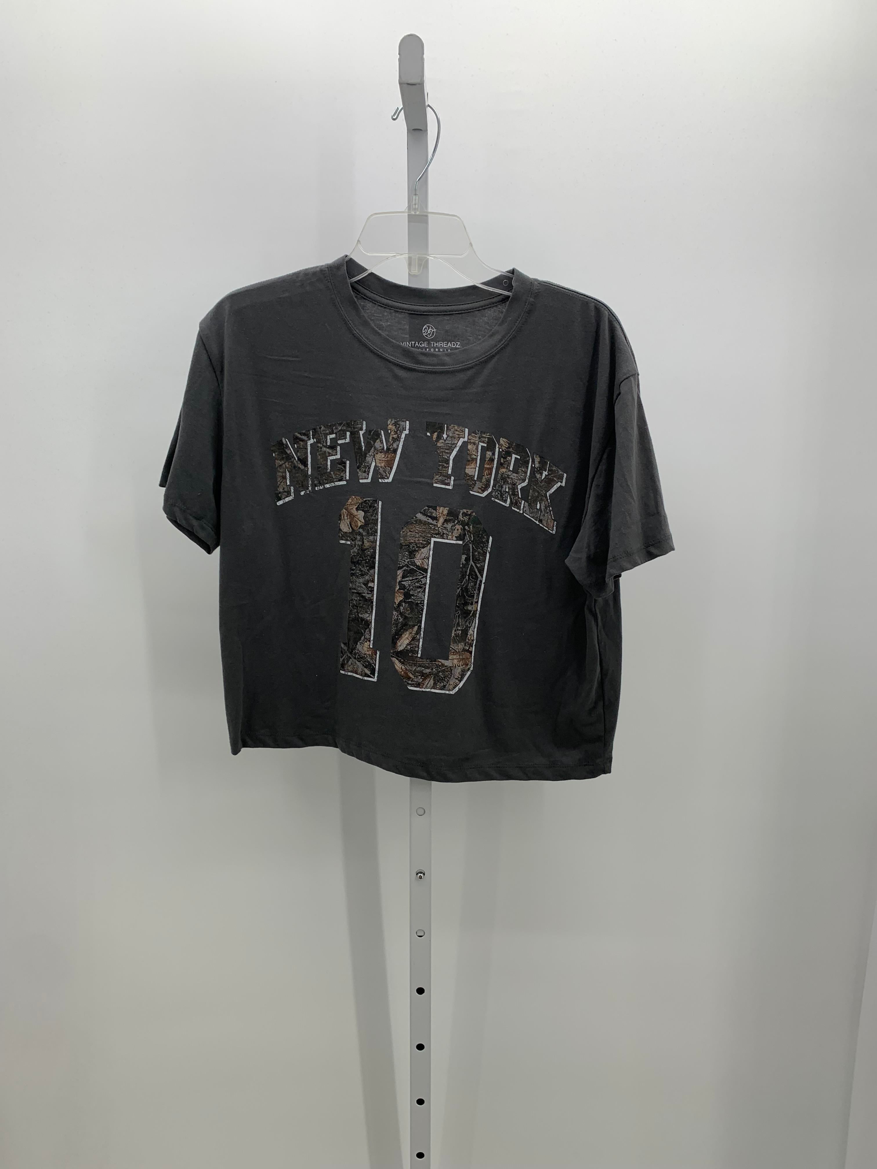 Size Medium Juniors Short Sleeve Shirt