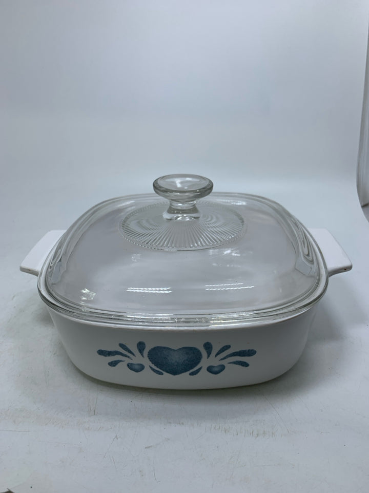 BLUE HEART CASSEROLE DISH W/ LID.