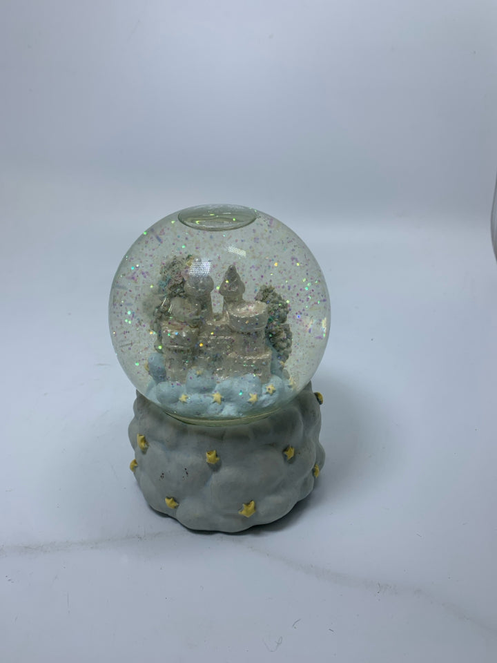 WESTLAND DREAMSICLES BUILDING SAND CASTLE SNOW GLOBE.