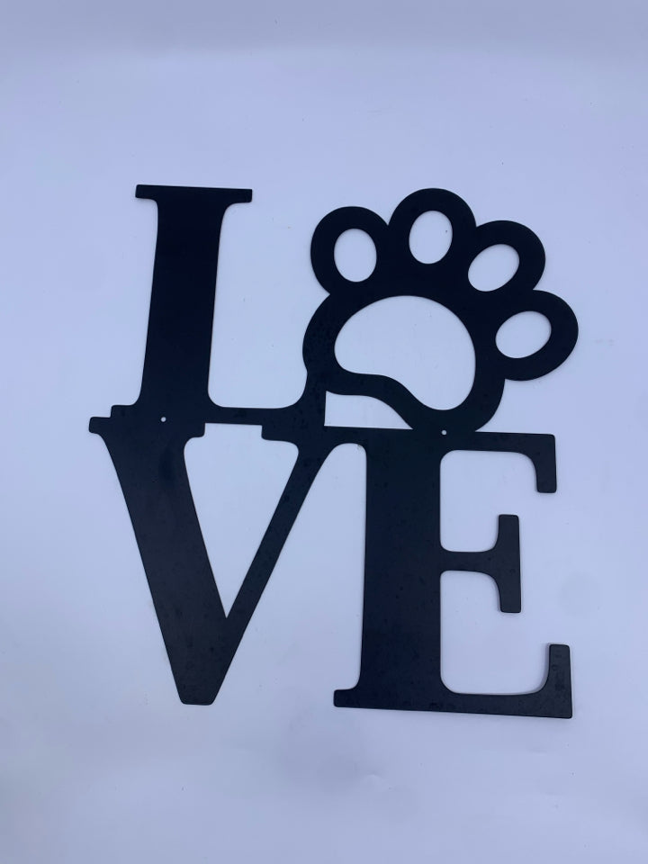 METAL LOVE WALL ART W/ PAW PRINT.