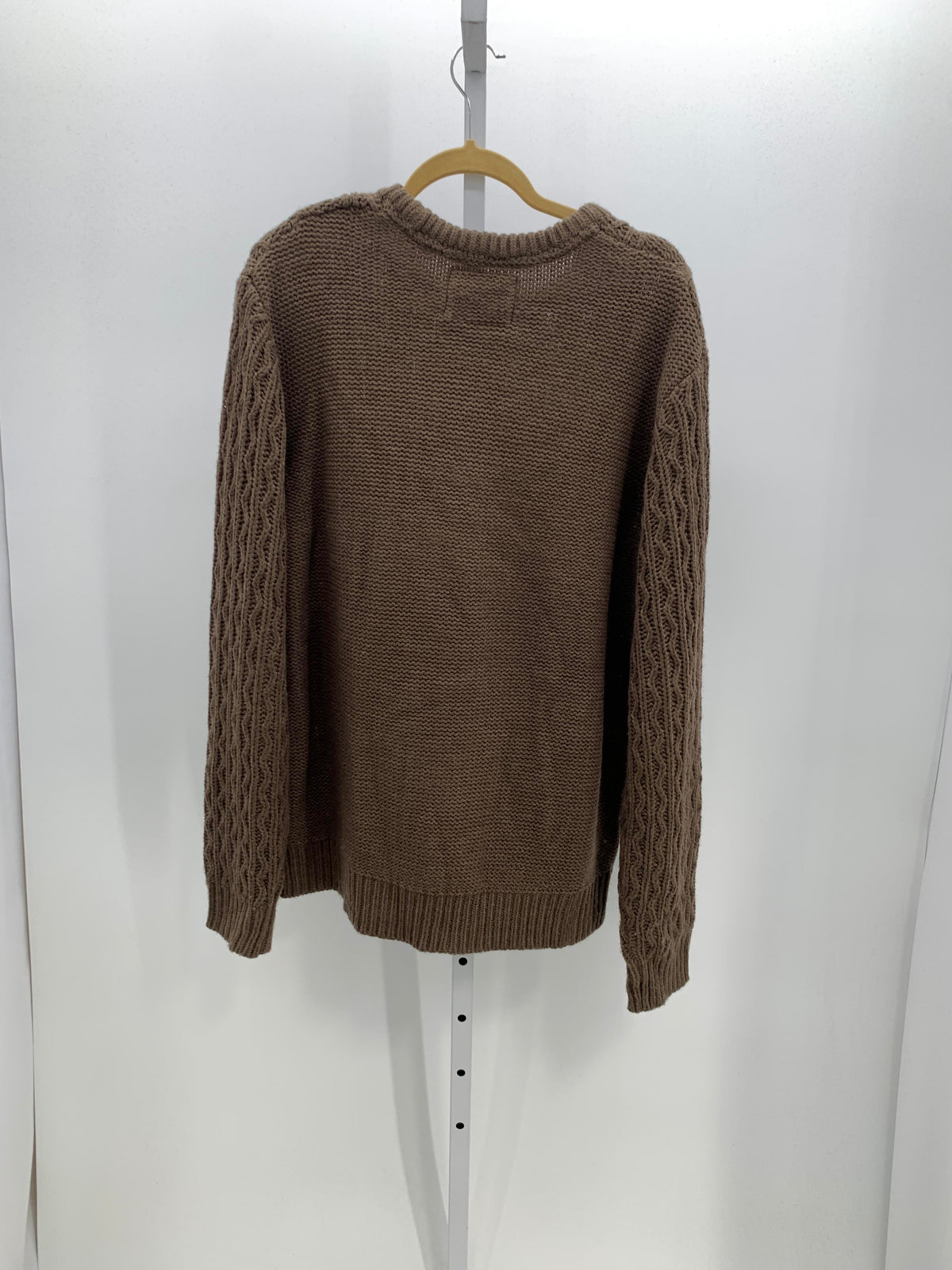 CABLED SWEATER