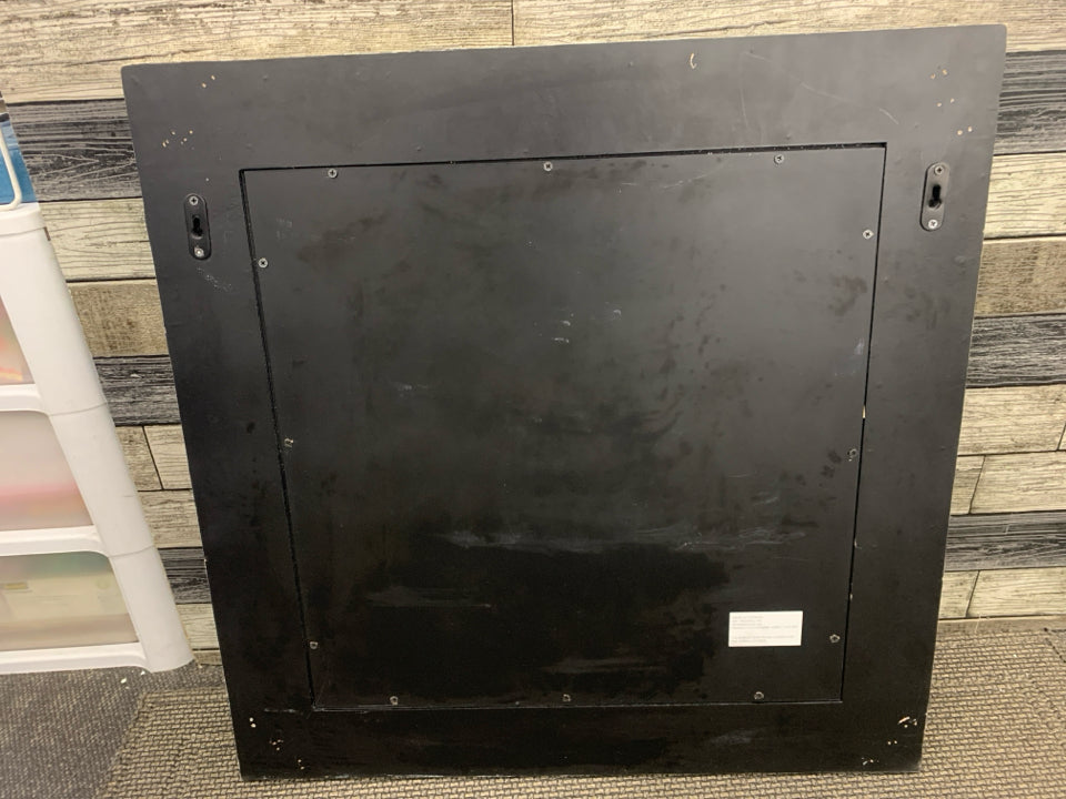 WHITE MOSAIC MIRROR W/GOLD ACCENTS.