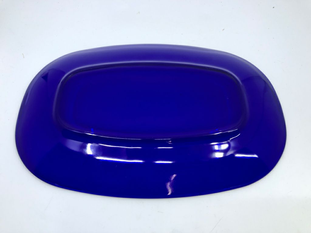 COBALT BLUE RECTANGLE GLASS SERVING DISH.