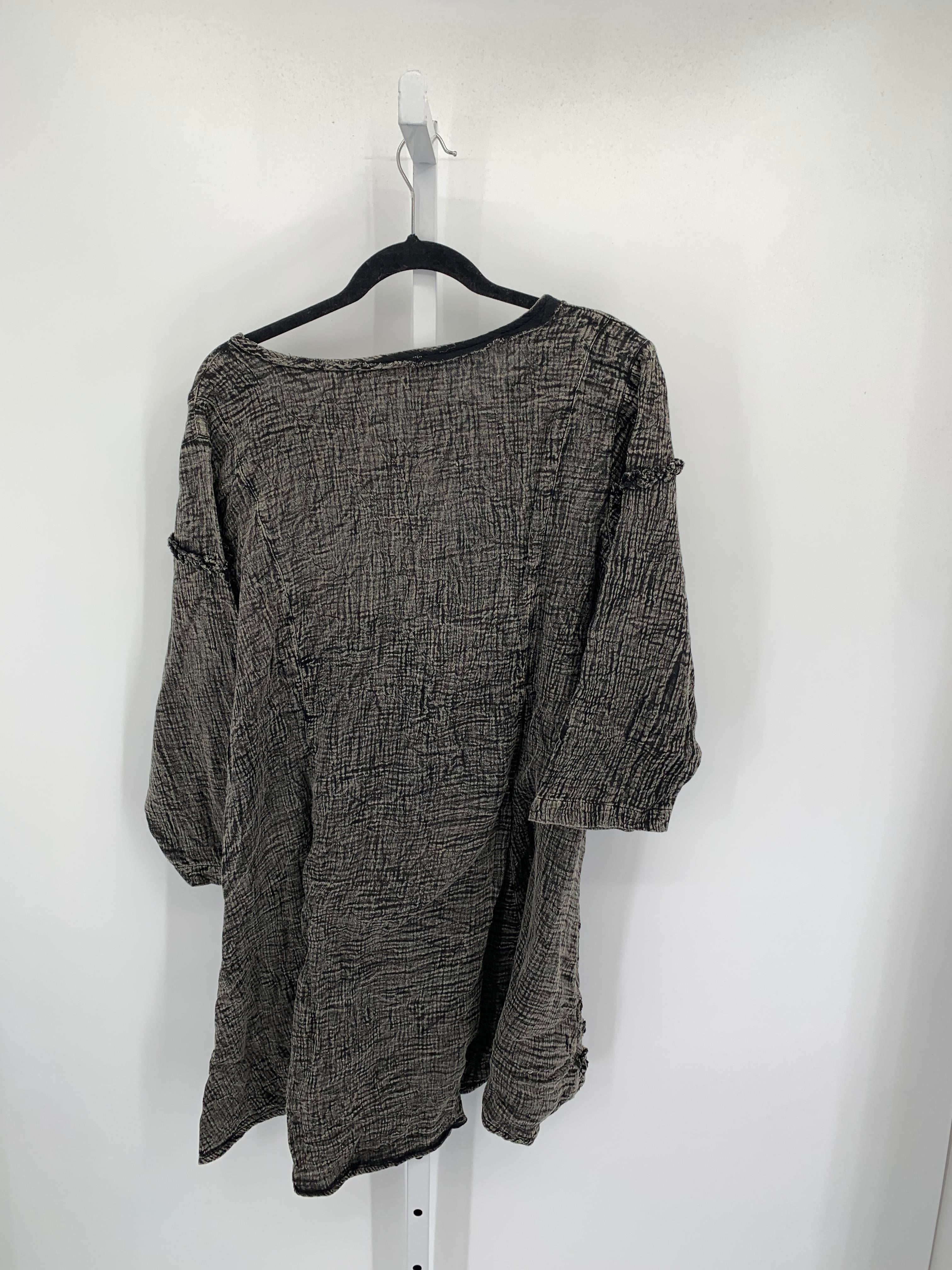 Size Large Misses 3/4 Sleeve Dress