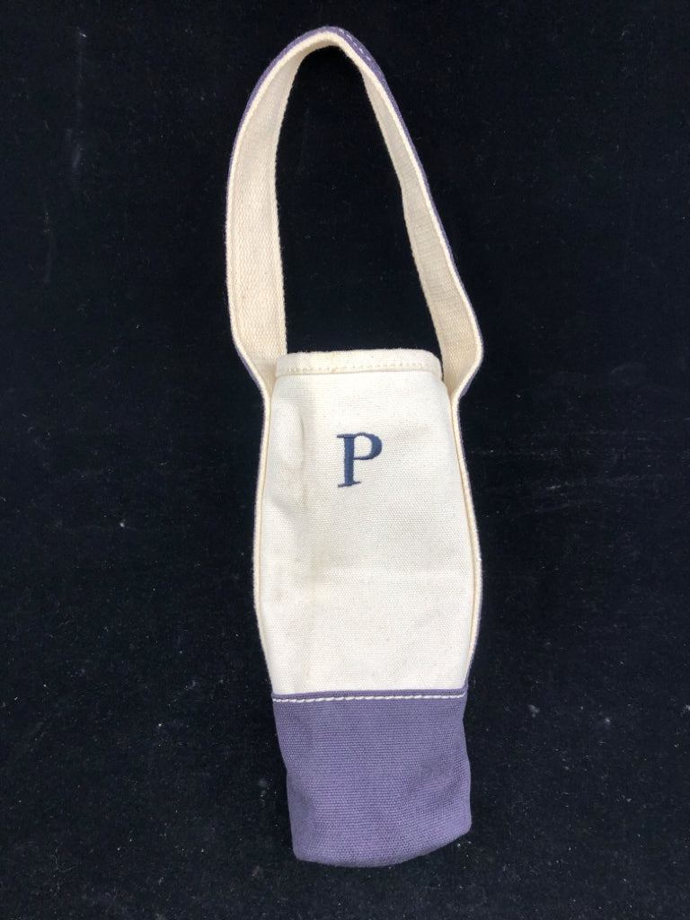 CREAM AND NAVY "P" WINE BOTTLE HOLDER.