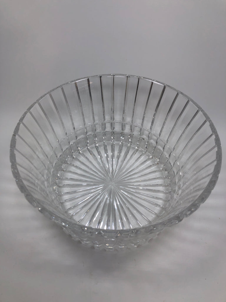 HEAVY CUT GLASS ICE BUCKET.
