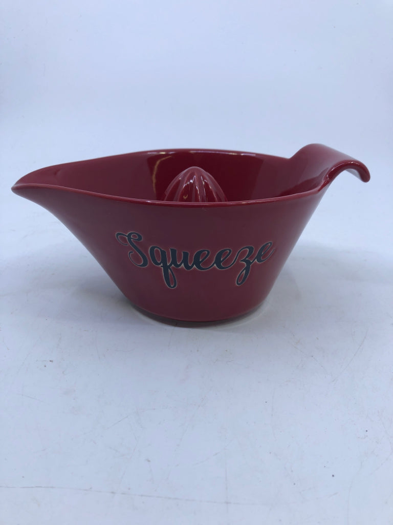RED CERAMIC CITRUS JUICER SQUEEZE.