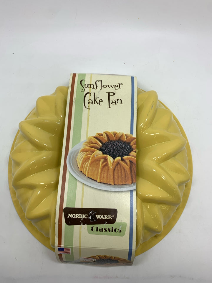 NORDICWARE SUNFLOWER CAKE PAN.