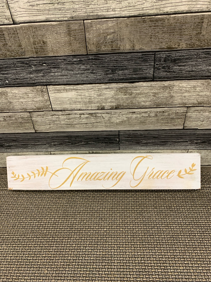 WHITE AMAZING GRACE WALL HANGING.