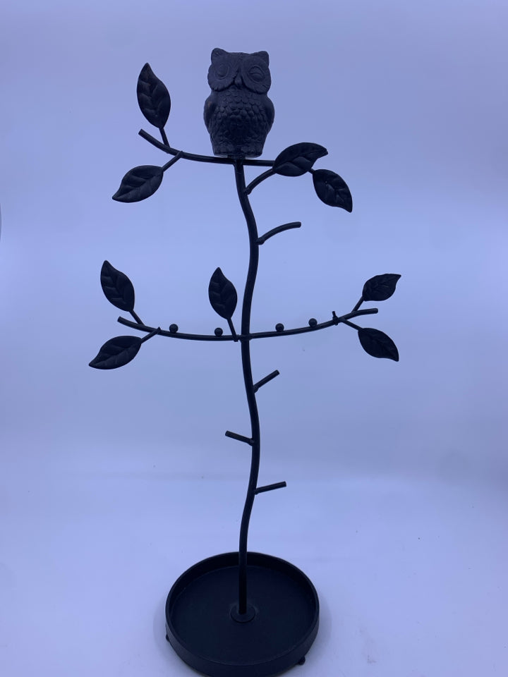 BLACK METAL NECKLACE TREE W/ OWL.