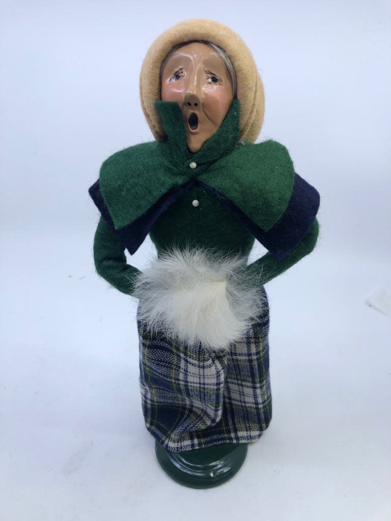 BYERS' CHOICE WOMAN W TAN HAT AND PLAID SKIRT- 1993.