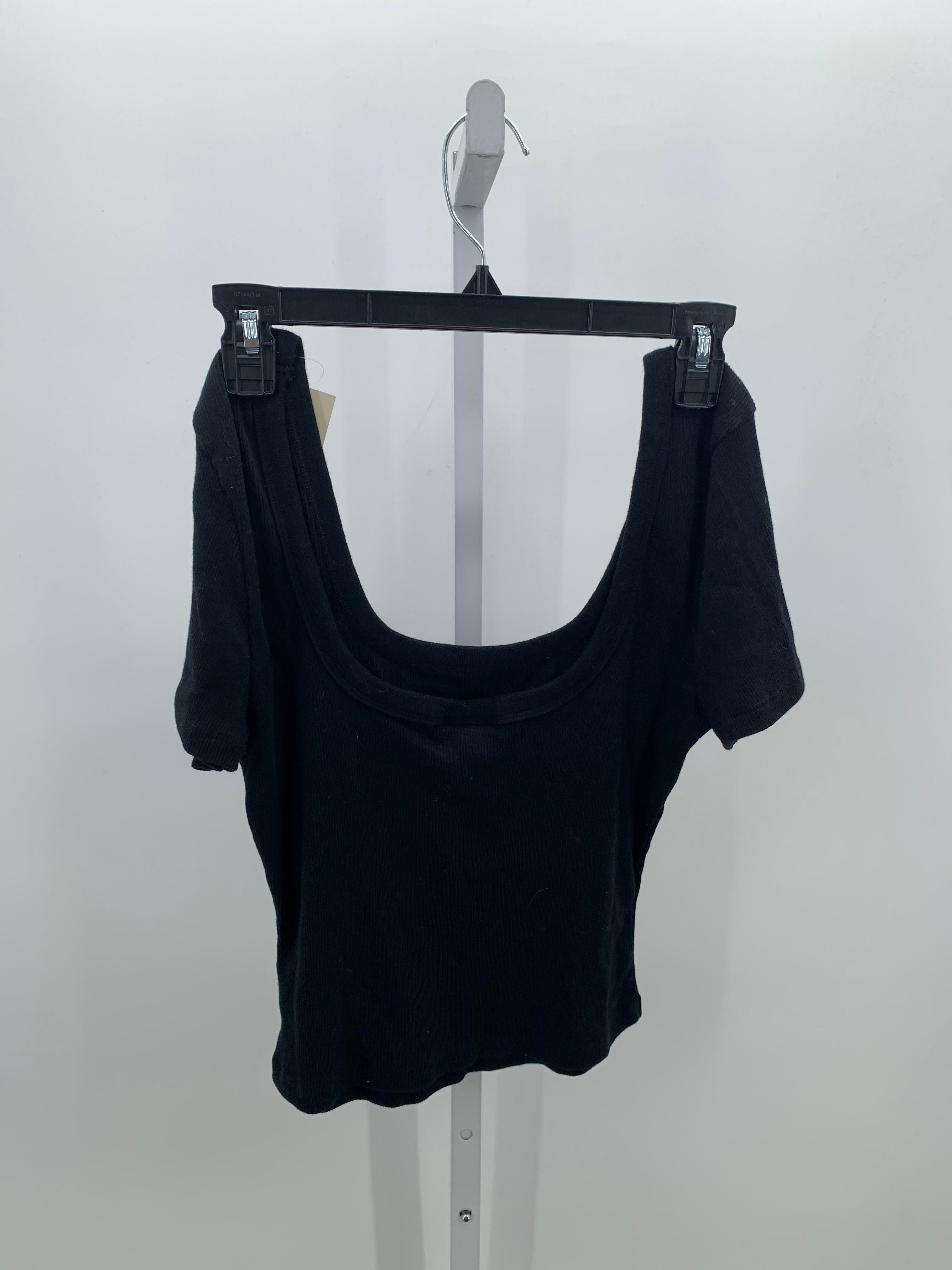 Universal Thread Size Medium Misses Short Sleeve Shirt