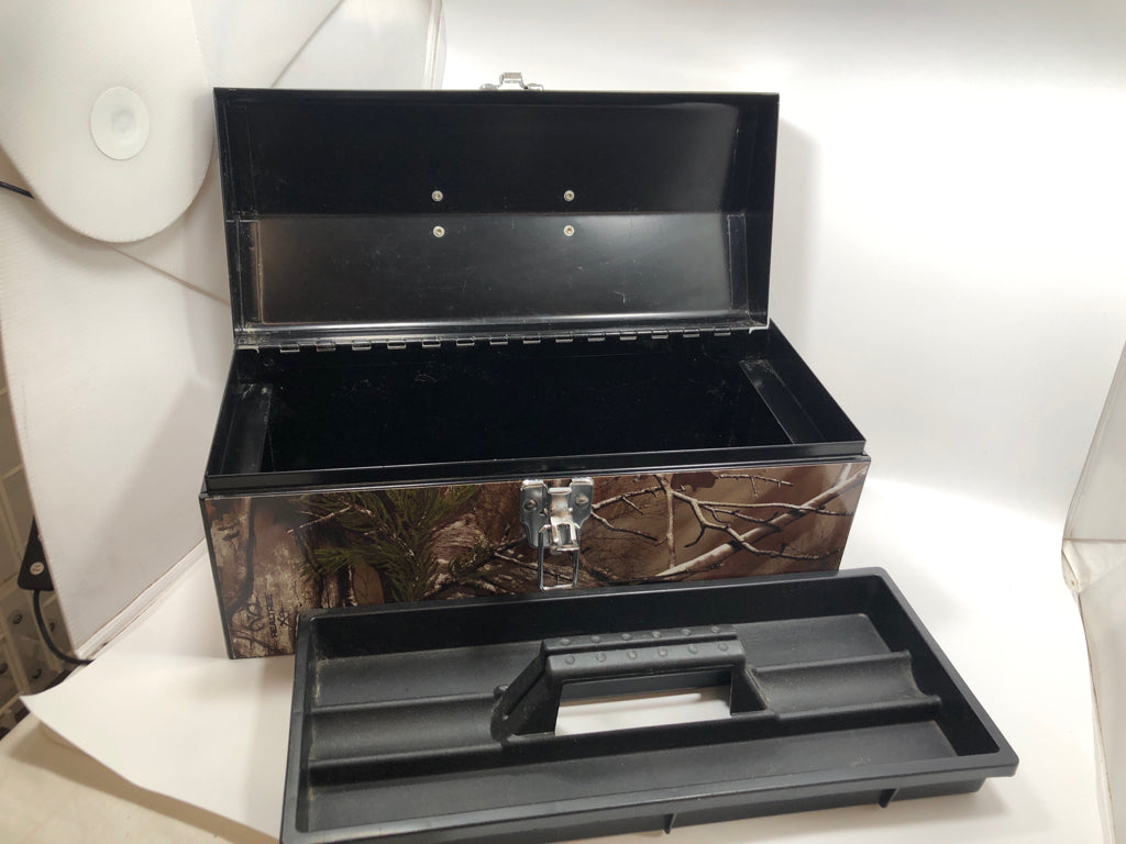 REALTREE XTRA METAL TACKLE BOX.