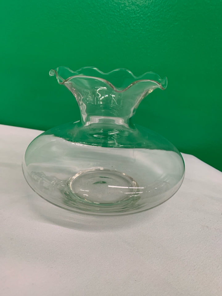 WIDE BASE VASE W WAVY EDGES.