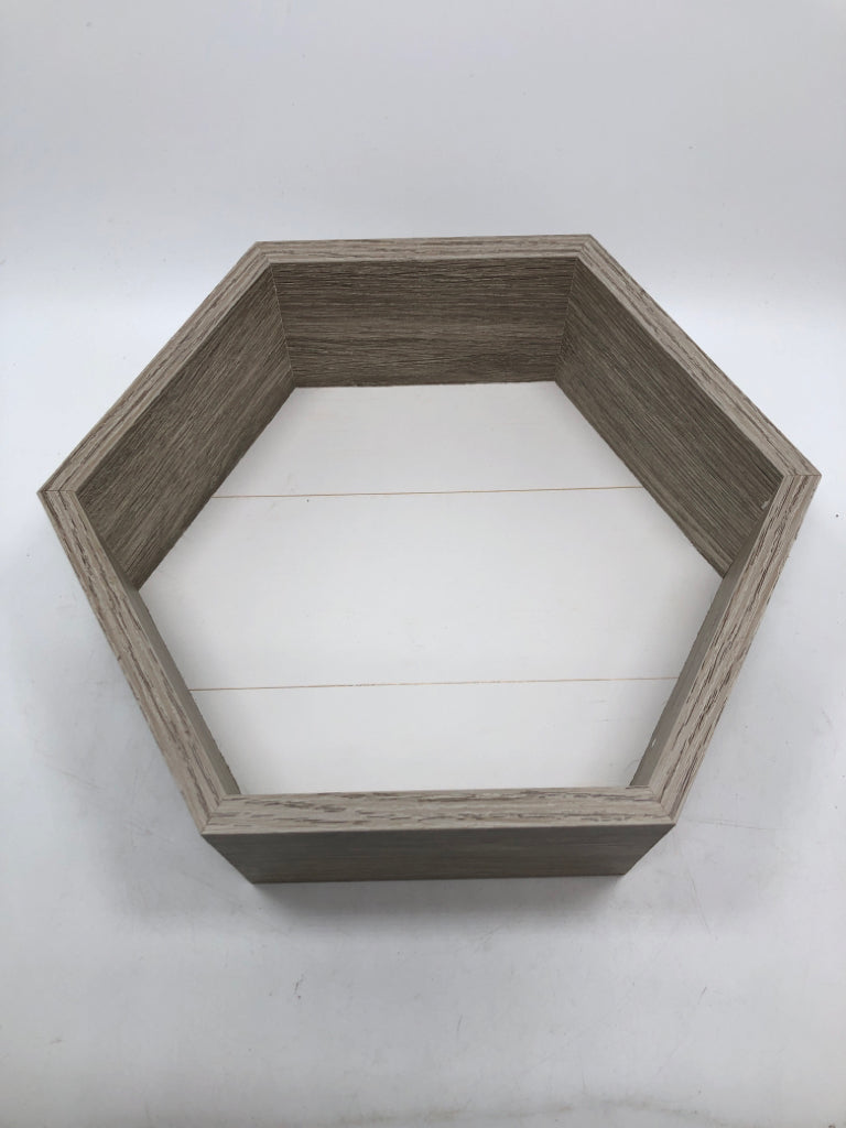 3PC HEXAGONAL HANGING SHELVES.