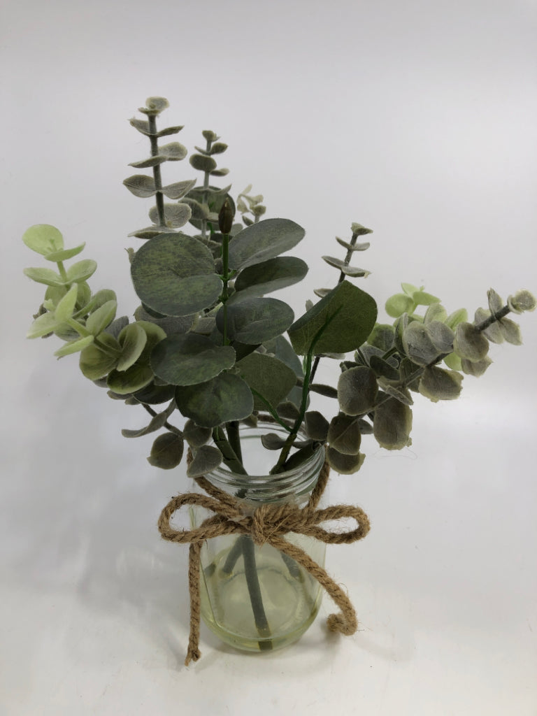 FAUX GREENERY IN GLASS JAR W/TWINE BOW.