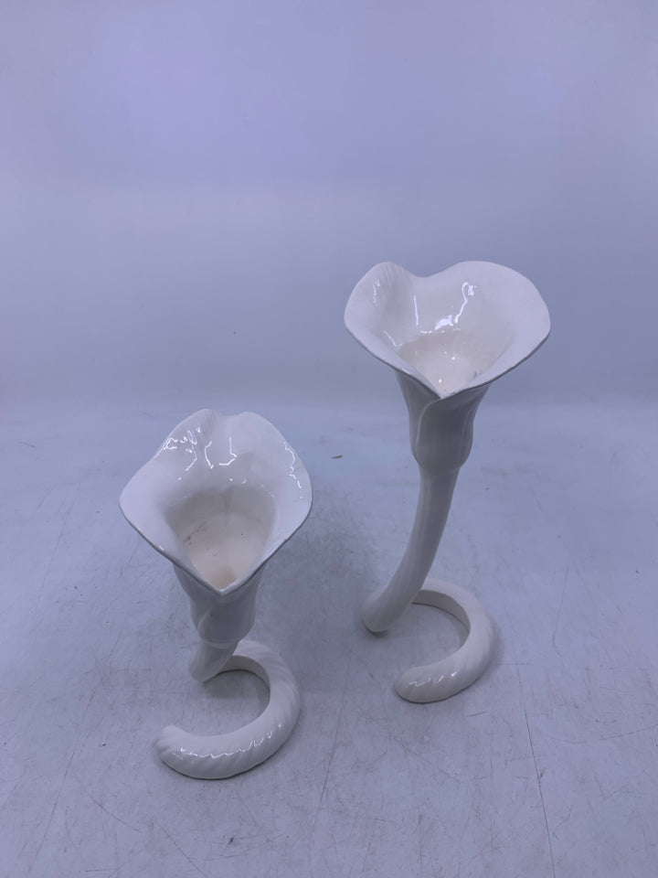 VTG 2 WHITE CALLA LILY TAPERED CANDLE HOLDERS.