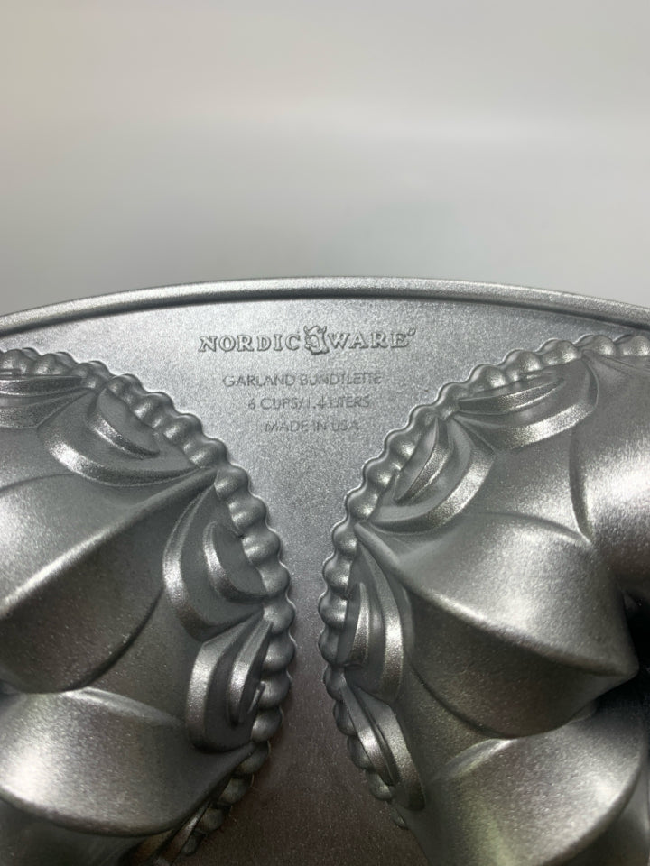 GARLAND BUNDTLETTE CASKET ALUMINUM BMINI 6 CAVITY BUNDT.