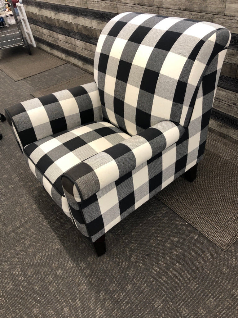 PIER 1 BUFFALO PLAID ACCENT CHAIR.