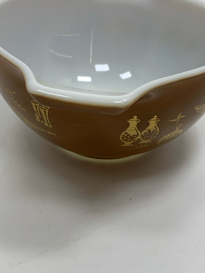 VTG PYREX EARLY AMERICA MIXING BOWL.