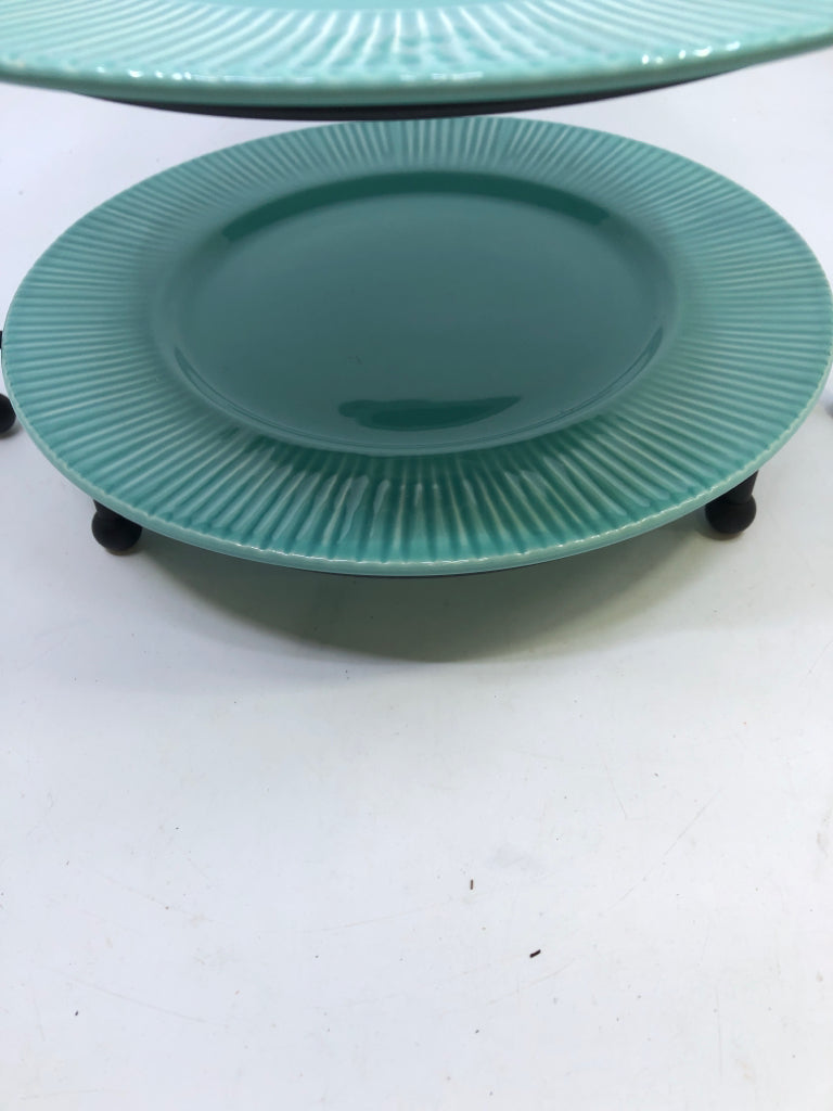 2 TIER BLACK IRON SERVING TRAY 2 TEAL PLATES.