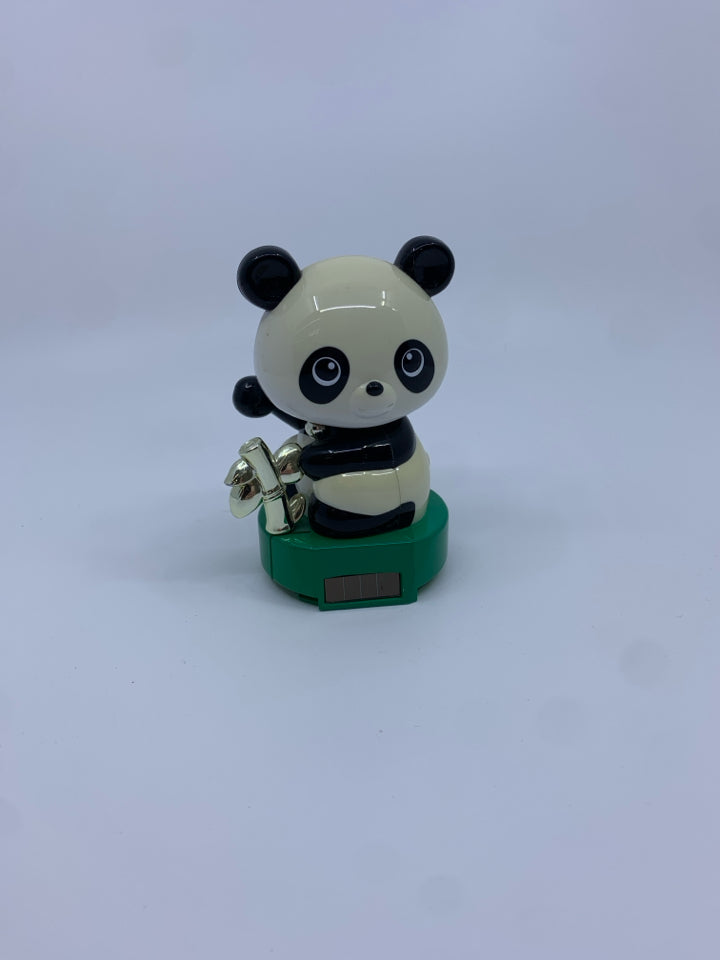 PANDA + BAMBOO BOBBLE HEAD