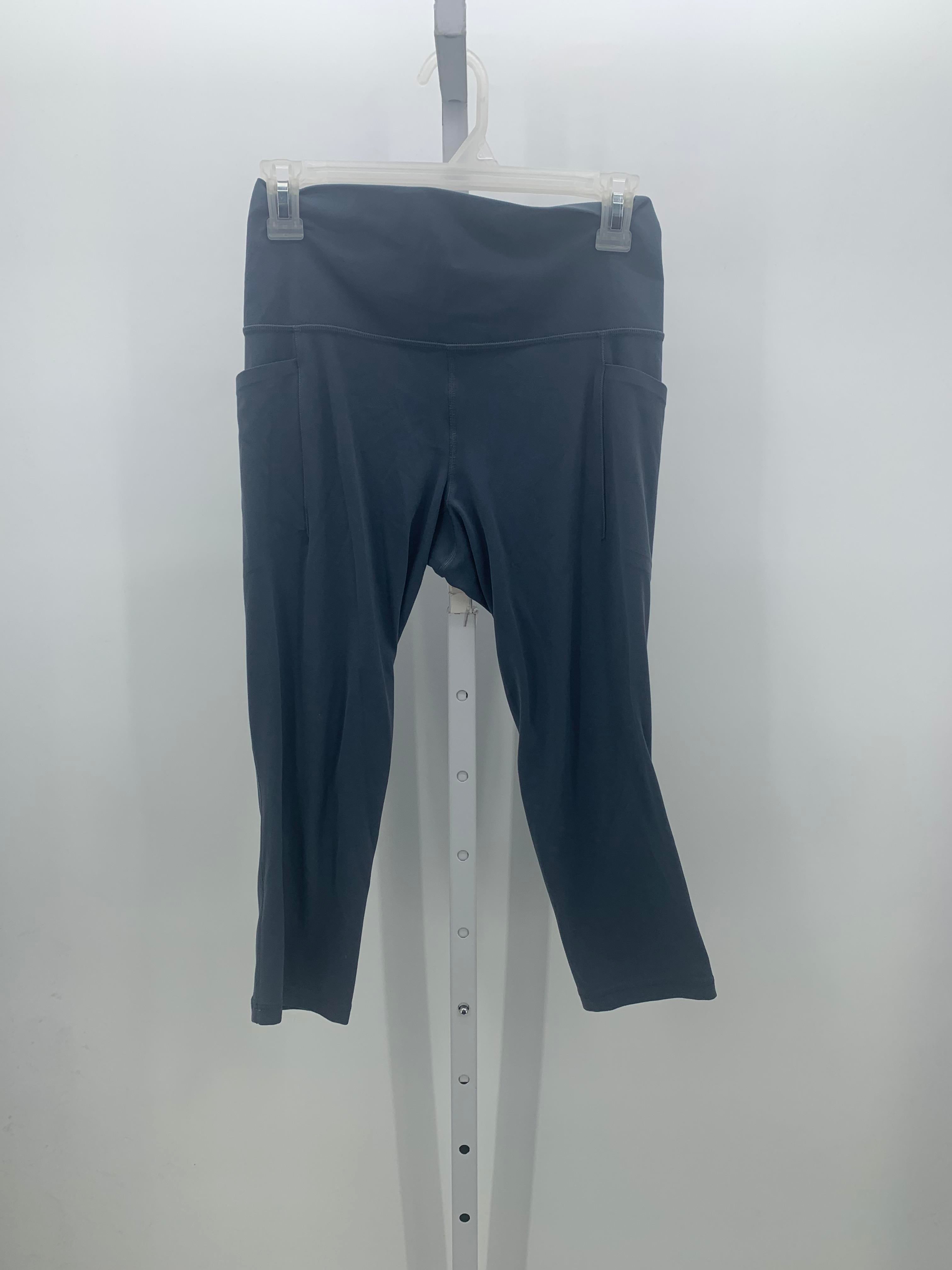 Athleta Size Medium Misses Leggings