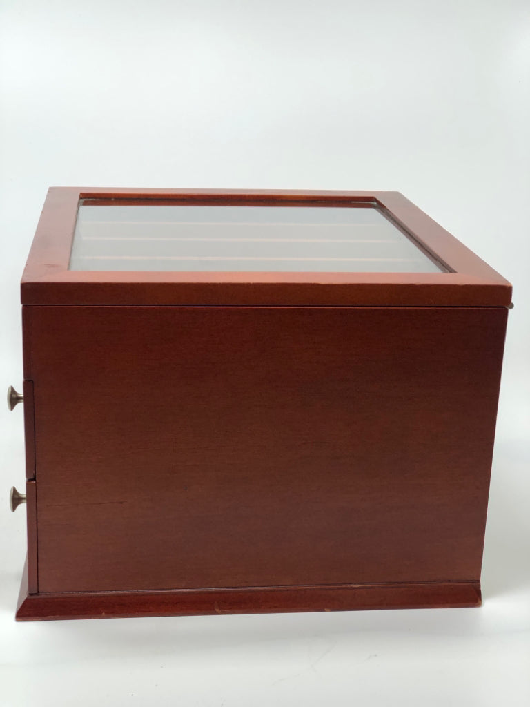 LIGHT BROWN JEWELRY/ WATCHES BOX.