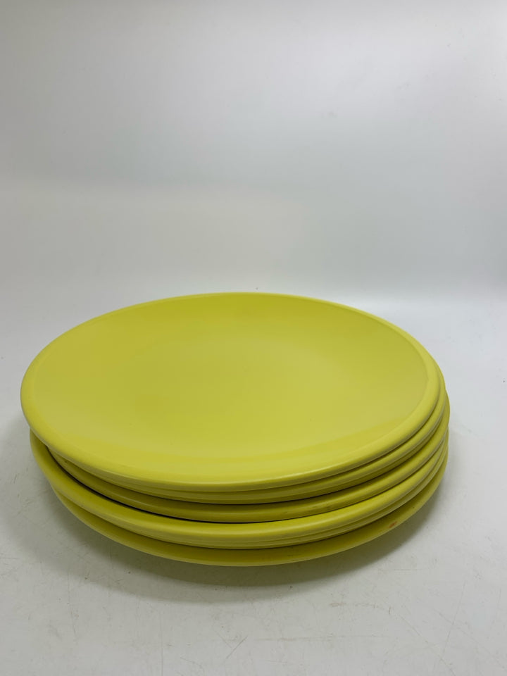 8 MELAMINE DINNER PLATES.
