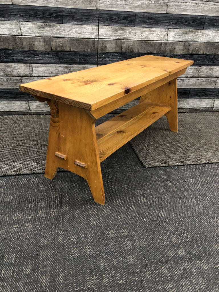 LIGHT WOOD BENCH W/SHOE SHELF.