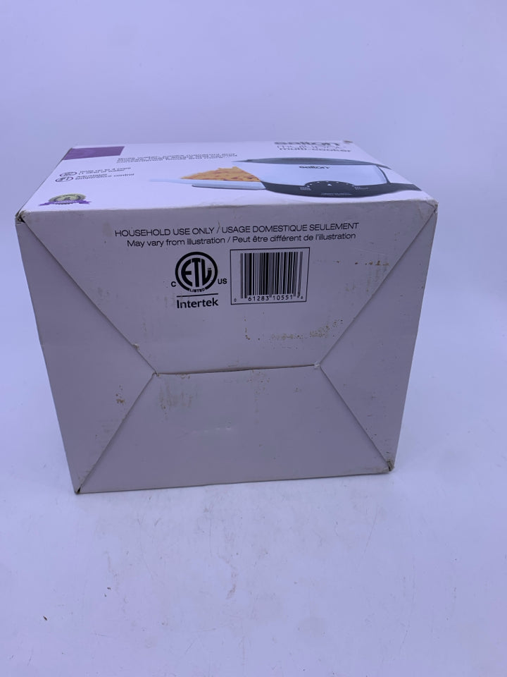 NIB MULTIPOT COOKER.