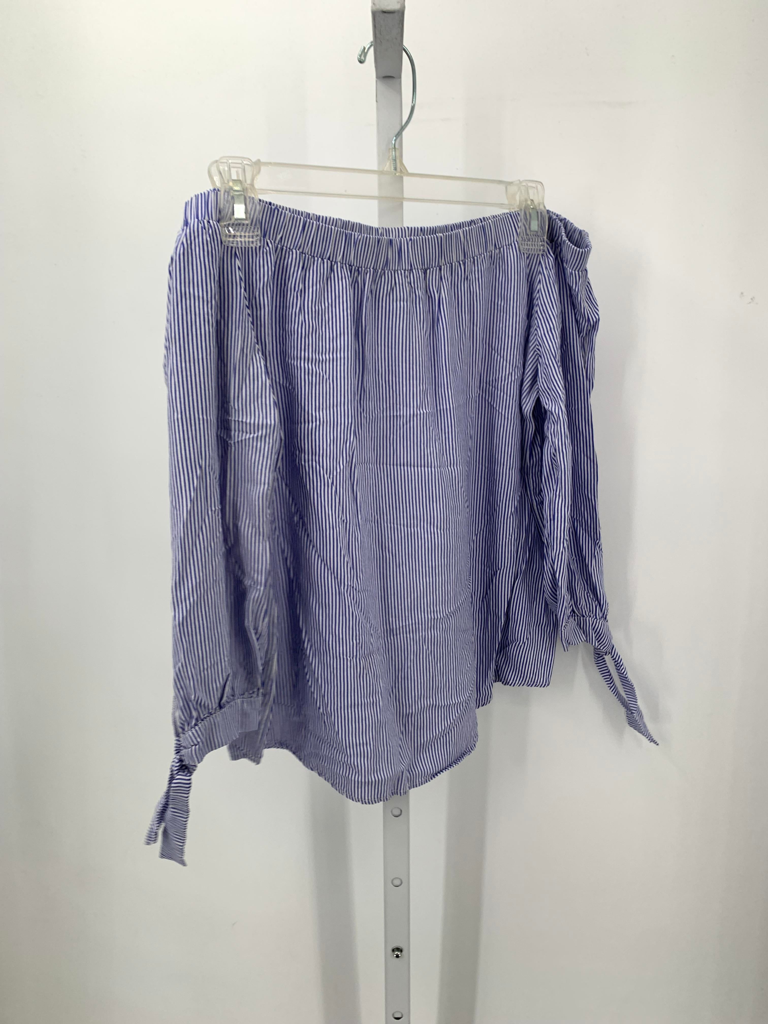 Size Medium Juniors 3/4 Sleeve Shirt