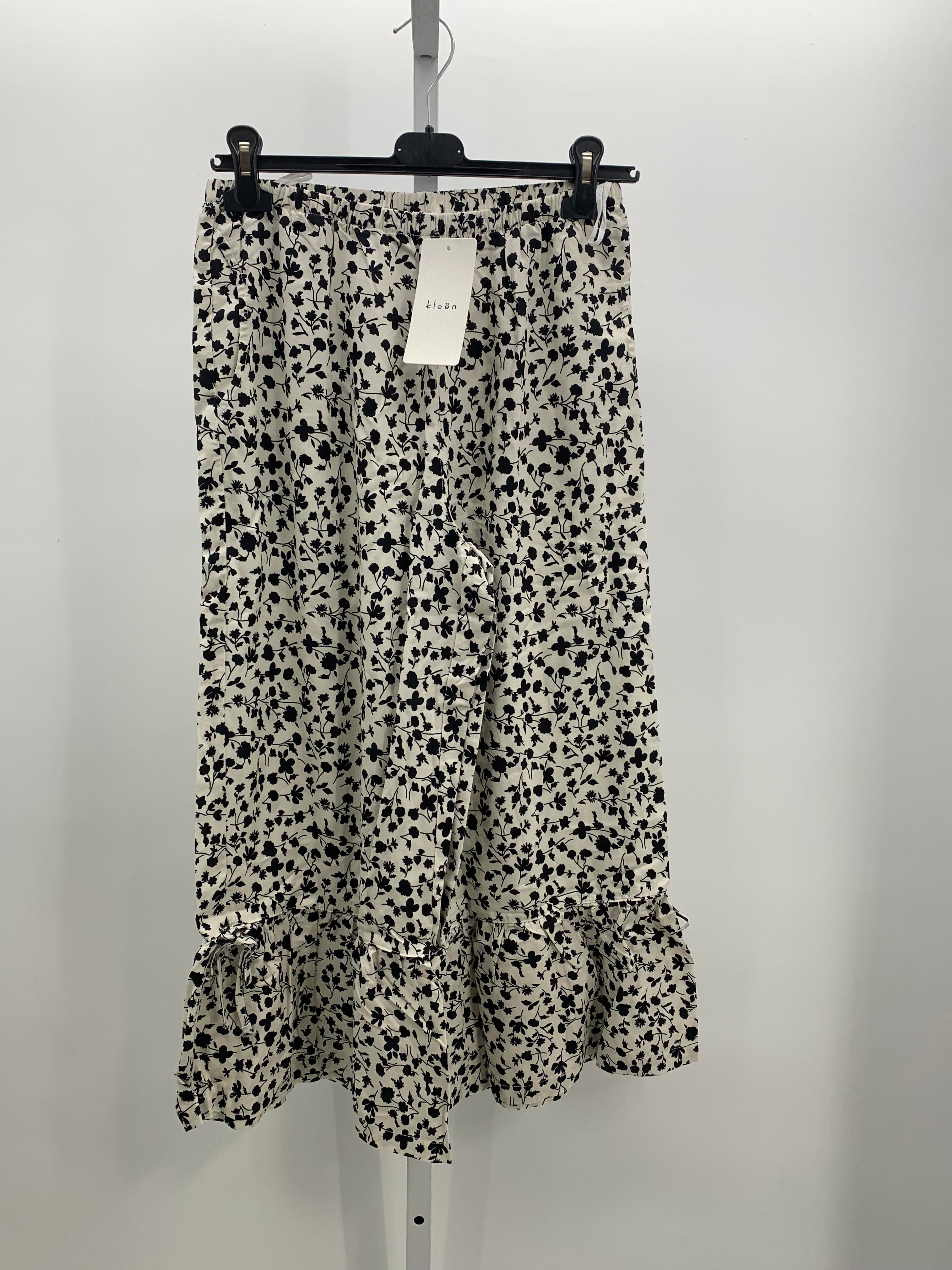Size Small Misses Capri Pants