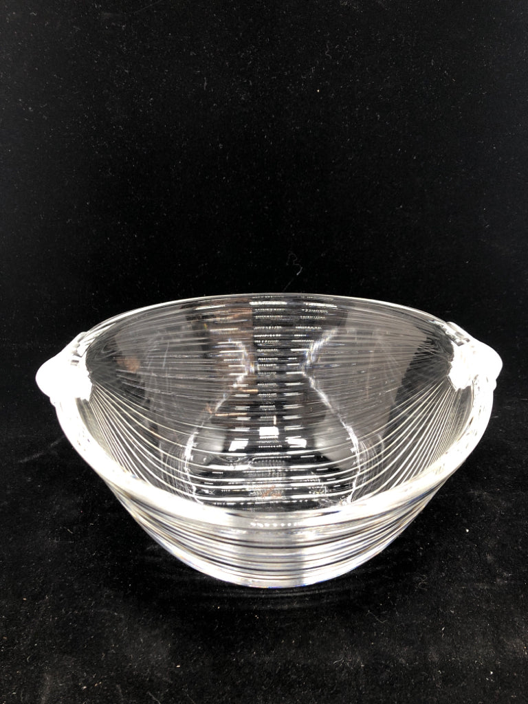 TEXTURED SERVING BOWL W/FROSTED HANDLES.