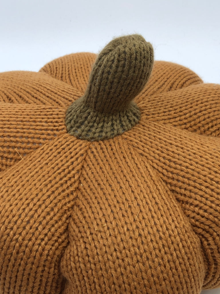 ORANGE CROCHET PUMPKIN.