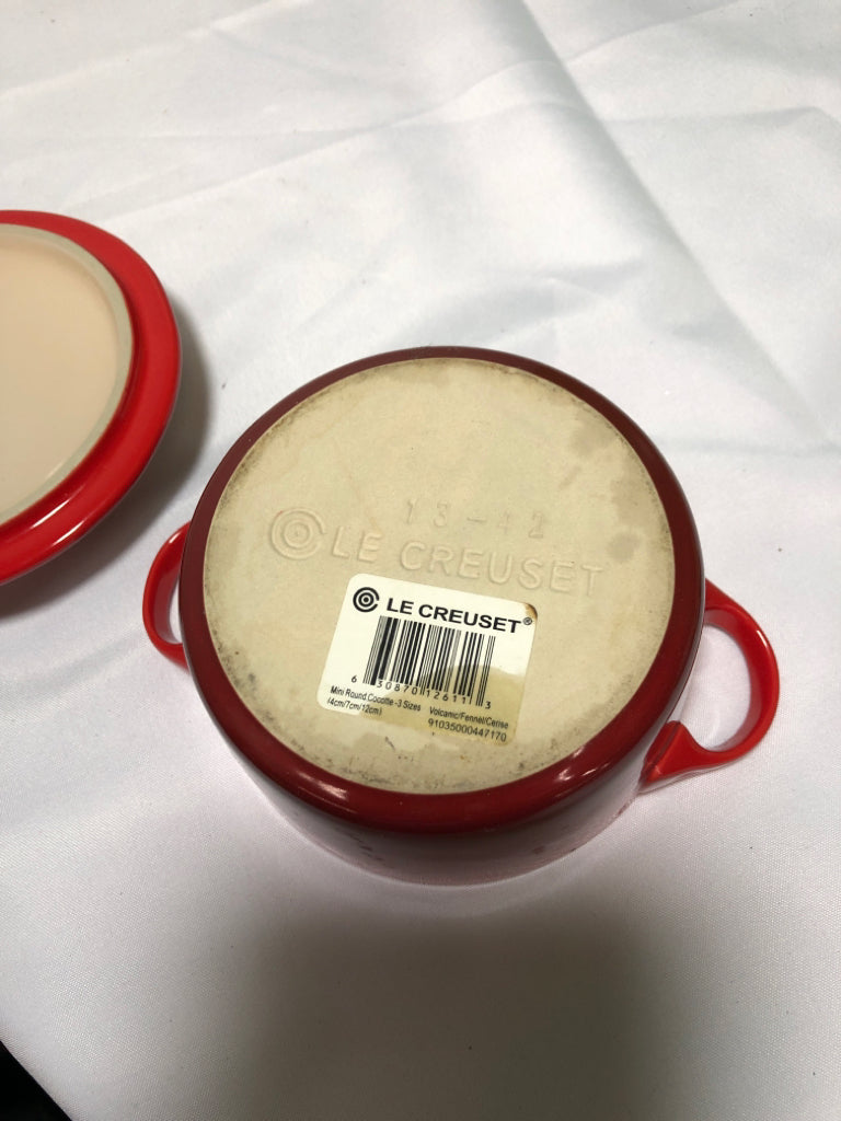 RED LE CREUSET BAKER W HANDLES.