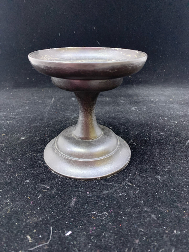 BLACK METAL SLIGHT RIB PILLAR CANDLE HOLDER-POTTERY BARN.